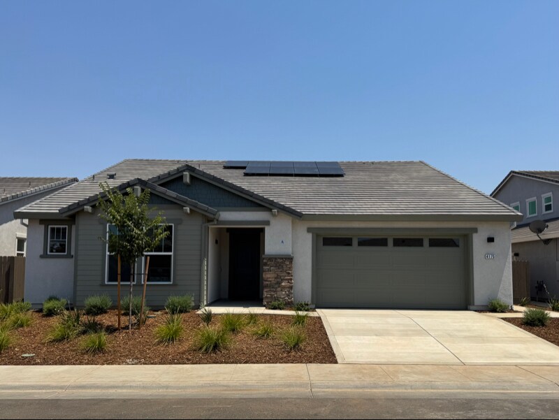 4175 Aura Way in Rancho Cordova, CA - Foto de edificio