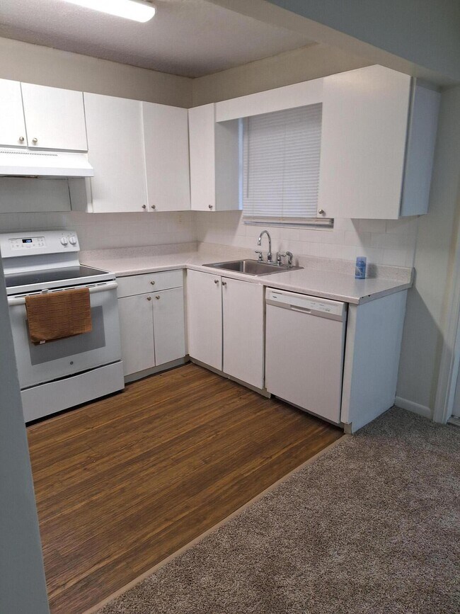 493 NW 43rd St, Unit 1 in Oakland Park, FL - Building Photo - Building Photo