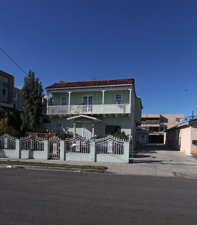 1821 Mariposa Ave in Los Angeles, CA - Building Photo