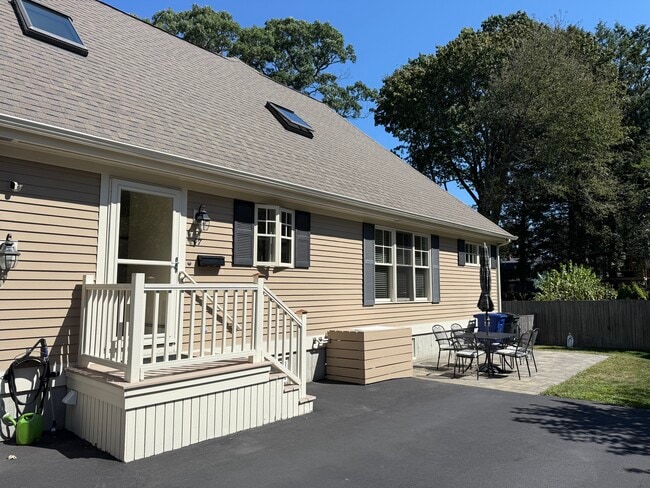49 Seeley Ave, Unit 2