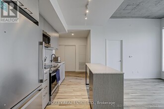 704-1808 ST CLAIR Ave in Toronto, ON - Building Photo - Building Photo