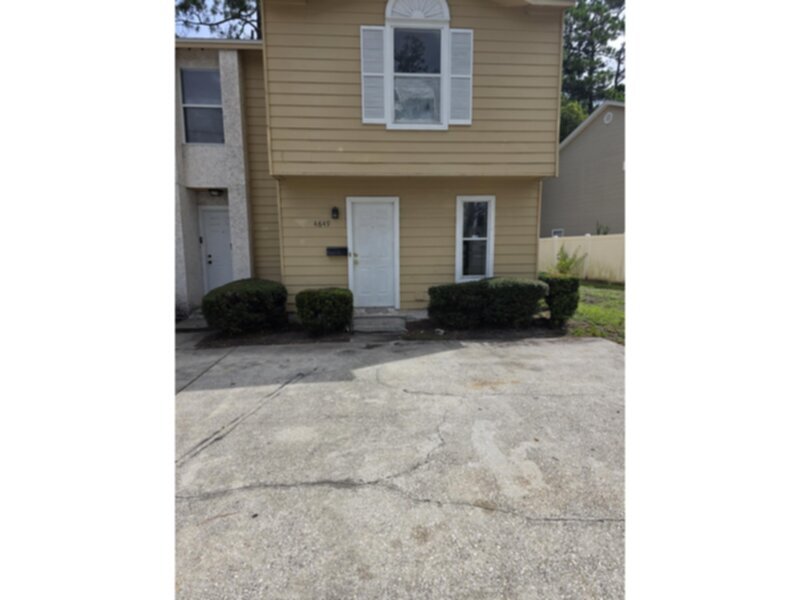 4649 Barnes Rd S in Jacksonville, FL - Building Photo
