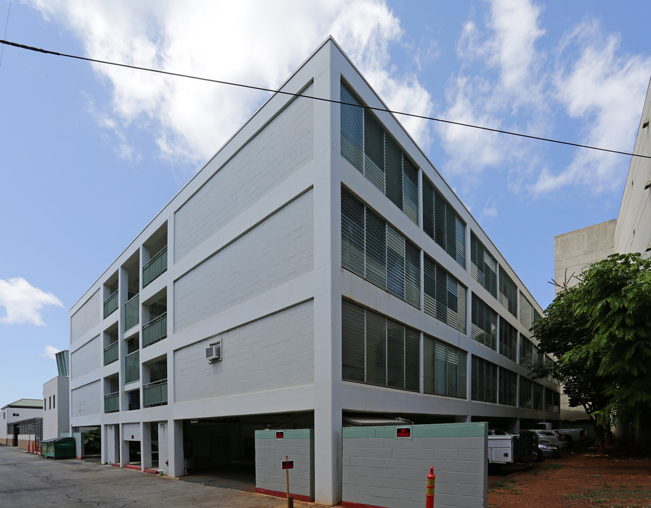 Loliana Apartments in Honolulu, HI - Building Photo