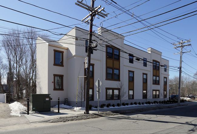 57 North Ave in Natick, MA - Foto de edificio - Building Photo