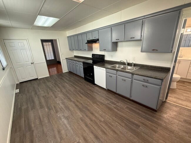 911 Curran St in Burlington, IA - Building Photo - Building Photo