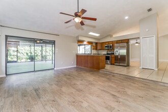 476 Forest Park Rd in Oldsmar, FL - Building Photo - Building Photo