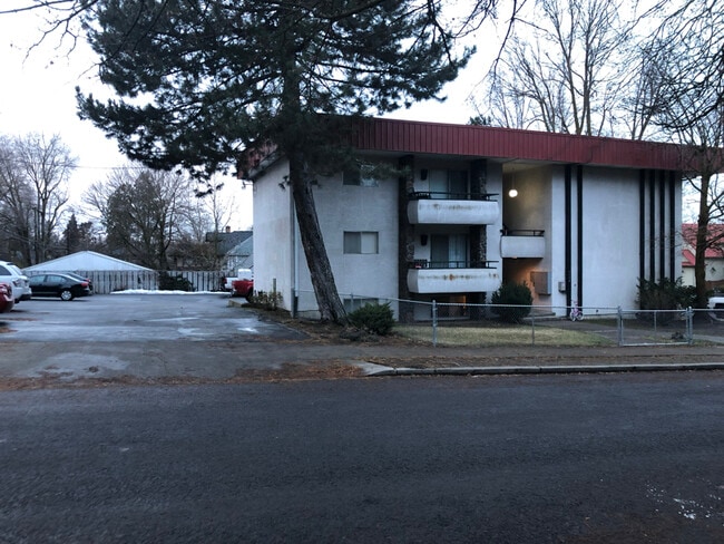 property at 1104 S Jefferson St