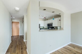 345 N La Salle Dr, Unit 2602 in Chicago, IL - Building Photo - Building Photo