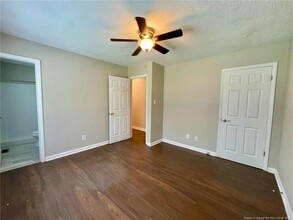 6413 Rutherglen Dr in Fayetteville, NC - Foto de edificio - Building Photo