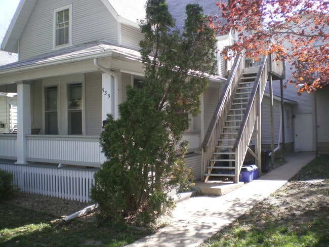 property at 935 17th St