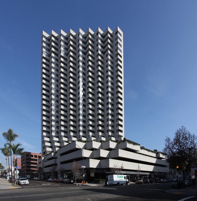 Meridian Tower in San Diego, CA - Foto de edificio - Building Photo