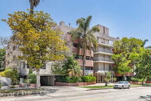 Veteran Plaza in Los Angeles, CA - Building Photo