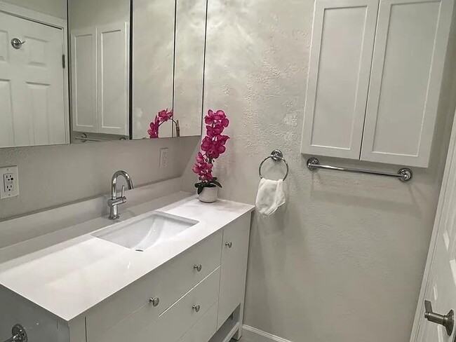 101 Linden Ave in San Bruno, CA - Building Photo - Building Photo