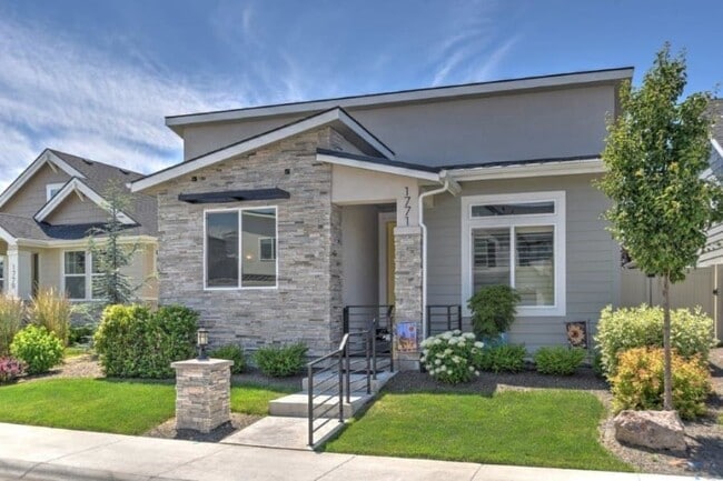 1771 E Knobcone Dr in Meridian, ID - Building Photo - Building Photo