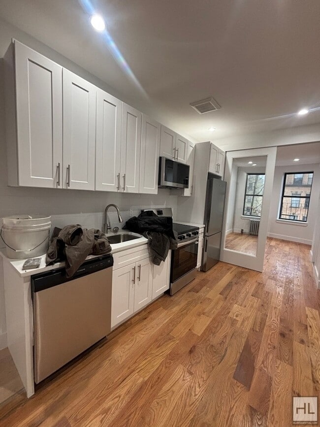 PROSPECT PLACE / Spacious Crown Heights Renovated 3-Bed 2-Bath / No Fee in Brooklyn, NY - Foto de edificio - Building Photo