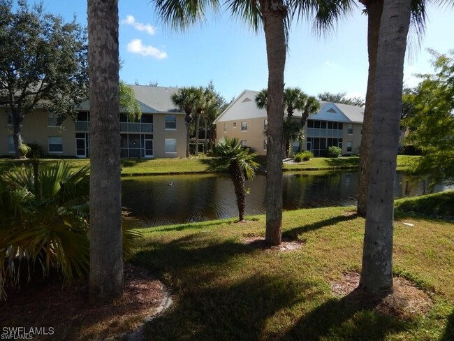 126 Pebble Shores Dr in Naples, FL - Building Photo - Building Photo