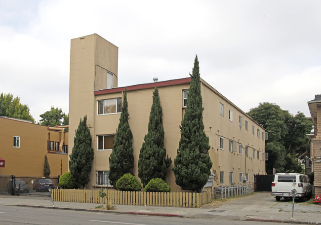 StudioOakland Apartments in Oakland, CA - Building Photo - Building Photo