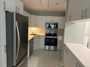 120 Coliseum Ave in Nashua, NH - Building Photo - Building Photo