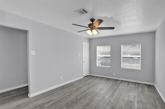 219 Loma Dr in Garland, TX - Building Photo - Building Photo