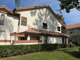 12628 Shoreline Dr in Wellington, FL - Building Photo
