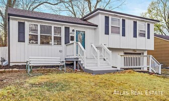 4912 N Sycamore Dr in Kansas City, MO - Building Photo