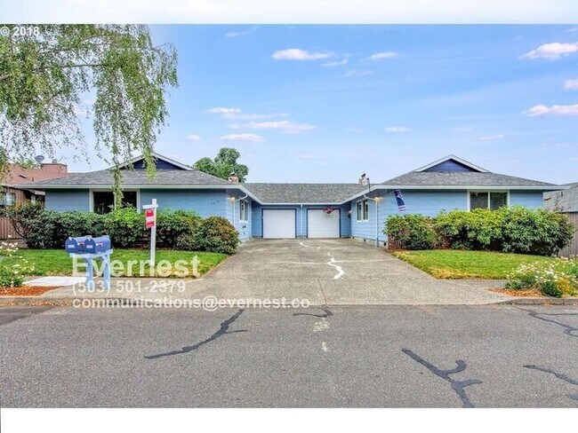 1635 SW 22nd St in Troutdale, OR - Building Photo - Building Photo