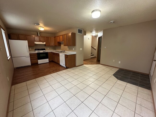 1521 6th St E in Menomonie, WI - Building Photo - Building Photo