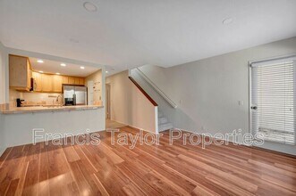 6956 Park Mesa Way in San Diego, CA - Building Photo - Building Photo