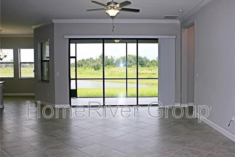 8113 Lago Mist Wy in Wesley Chapel, FL - Building Photo