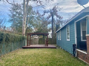 722 E 40th 1/2 St in Houston, TX - Building Photo - Building Photo