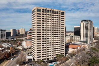 La Tour Condominiums in Dallas, TX - Building Photo - Building Photo