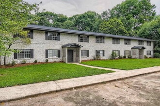 Room in Apartment on Cleveland St in Mcdonough, GA - Building Photo - Building Photo