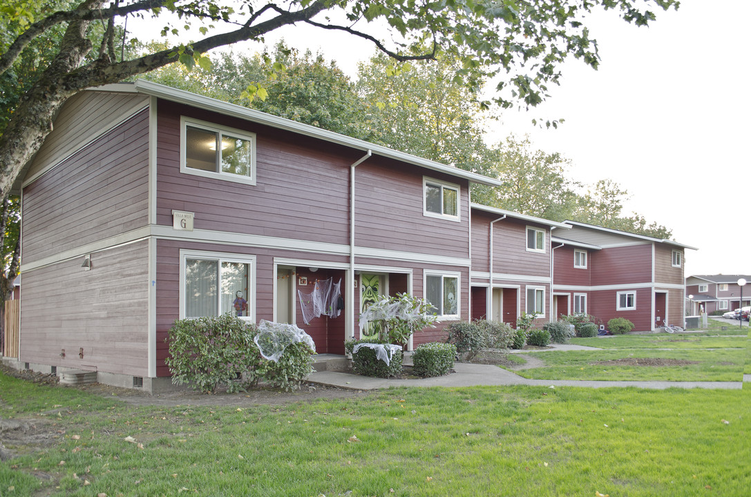 Villa West Apartments in McMinnville, OR - Building Photo