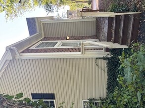 301 W Treehouse Ln in Round Lake, IL - Building Photo - Building Photo