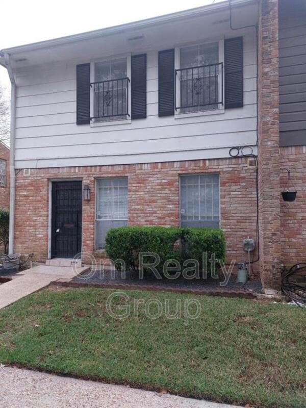 property at 1846 Hollister St