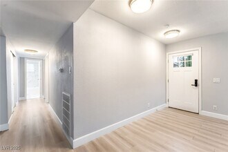 2905 Kings Way in Las Vegas, NV - Building Photo - Building Photo