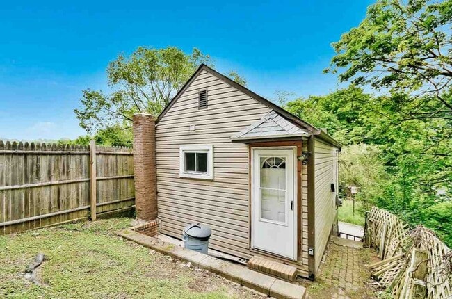 property at 1423 Ridge Ave