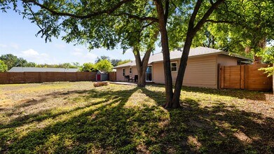 2118 Fordham Ln in Austin, TX - Building Photo - Building Photo
