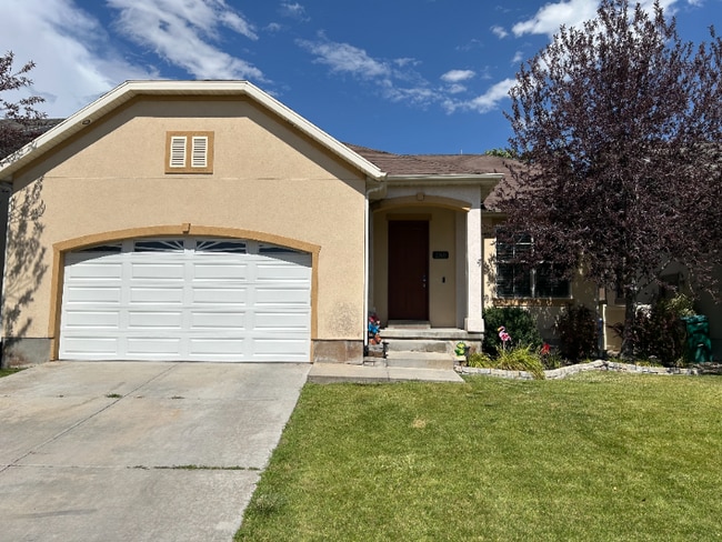 property at 2768 Augusta Dr
