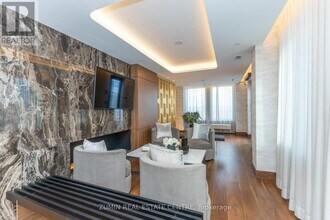 3240 William Coltson Ave in Oakville, ON - Building Photo - Building Photo