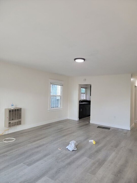 438 E 16th St in Long Beach, CA - Building Photo