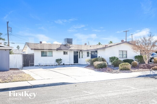 5925 Pebble Beach Blvd in Las Vegas, NV - Building Photo - Building Photo