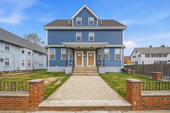 9 Logan Ave in Medford, MA - Building Photo - Building Photo