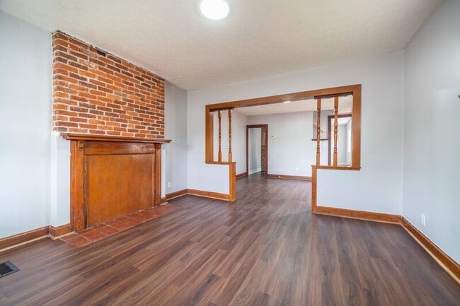 2825 Sullivant Ave in Columbus, OH - Building Photo - Building Photo