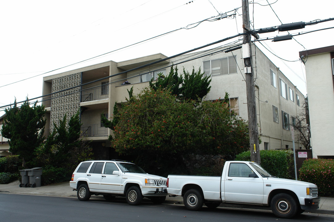 808 Adams St in Albany, CA - Building Photo