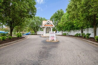 205 Dockside Dr, Unit C in Hampton, VA - Building Photo - Building Photo