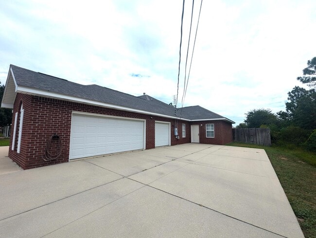 1920 Morella St in Navarre, FL - Building Photo - Building Photo