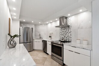 2425 Presidential 902 Way in West Palm Beach, FL - Building Photo - Building Photo
