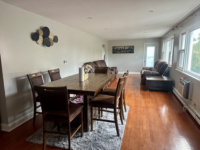 7241 N Ridge Blvd in Chicago, IL - Building Photo - Building Photo