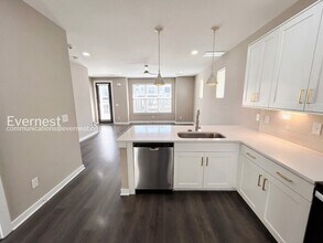 305 Jeffries Wy in Lebanon, TN - Foto de edificio - Building Photo